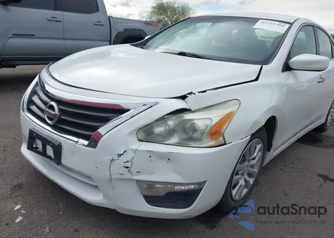 2015 Nissan Altima 2.5 S из США, поврежденный, VIN 1N4AL3AP4FN865158